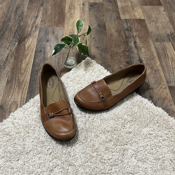 Clarks Size 10 M Brown Leather Slip On Loafers - Picture 1 of 7